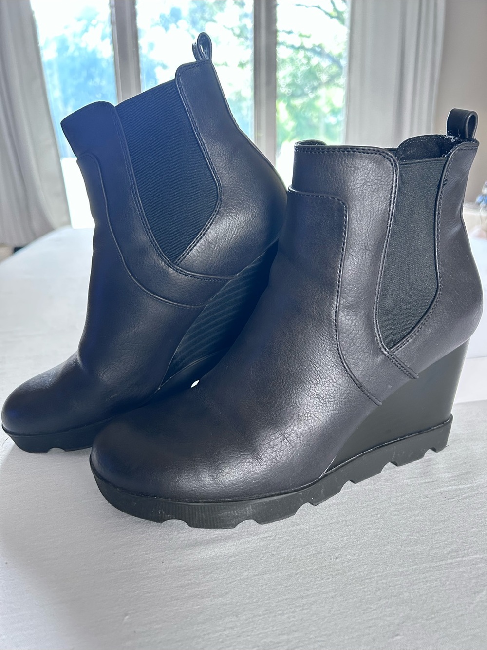 X Appeal Elise Black Wedge Chelsea Ankle Boots Women’s Size 7